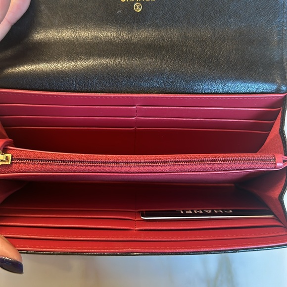 Chanel Quilted Calfskin 19 Wallet - Picture 10 of 15